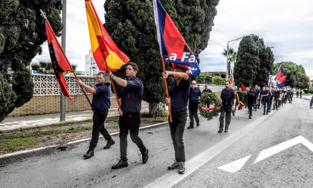 En memoria de José Antonio: Marcha de la Corona en Alicante