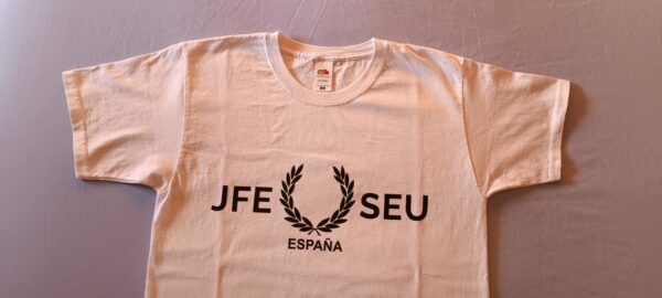 Camiseta blanca: "JFE-SEU ESPAÑA"