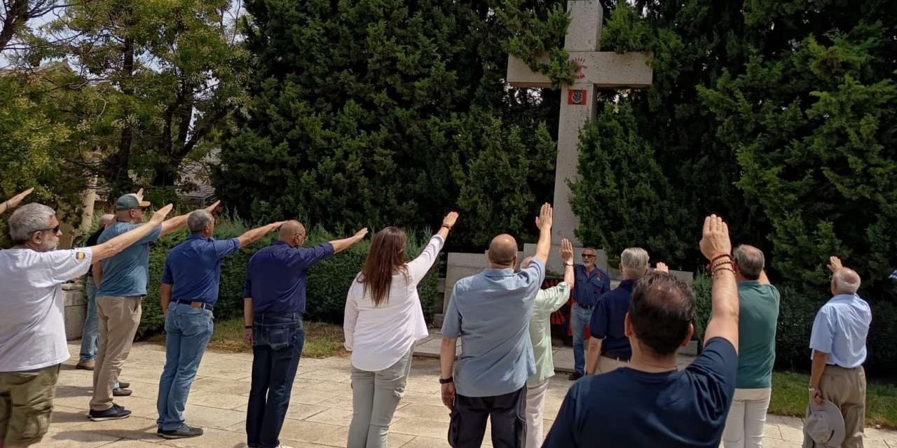 En recuerdo a los Caídos del Cuartel de la Montaña en el Cementerio de La Almudena